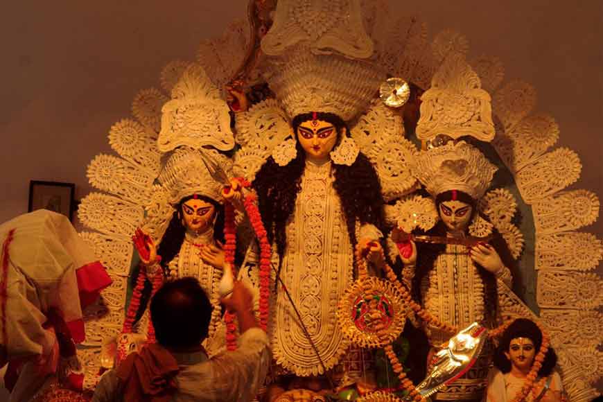 AGOMONI! Bangla Chaler Thakur to Chhobiana -- Changing face of Devi Durga idols