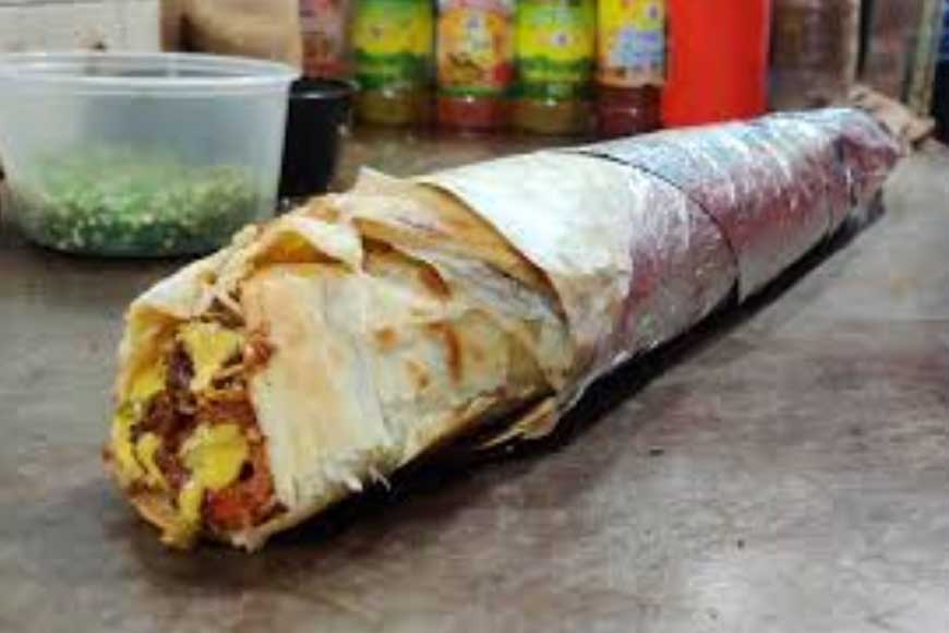 World's 'Biggest Egg Chicken Roll' in Kolkata