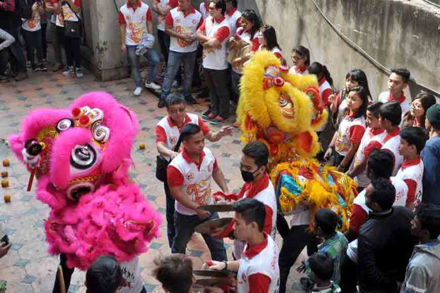 How did the Hakka Chinese community learn Bengali