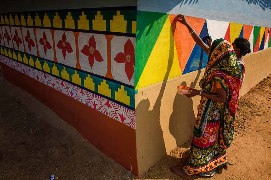 A tribal tale, folk paintings by Santhals in Bengal