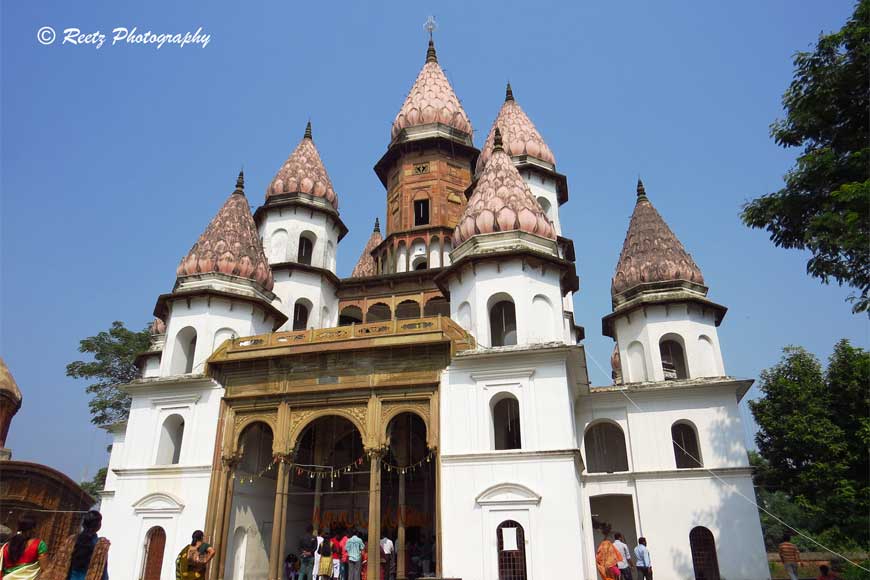 Hanseshwari Temple of Bansberia reflects Russian architecture!