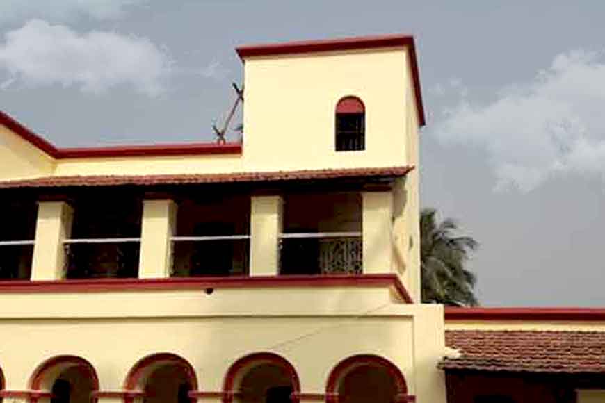 Celebrating Durga Puja at Netaji's house in Kodalia