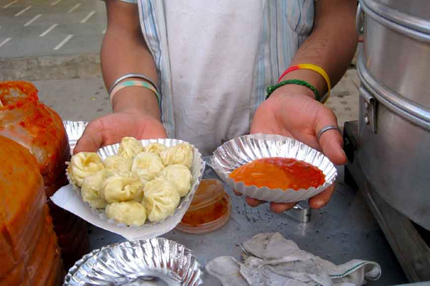 Let’s have some street momos of Kolkata