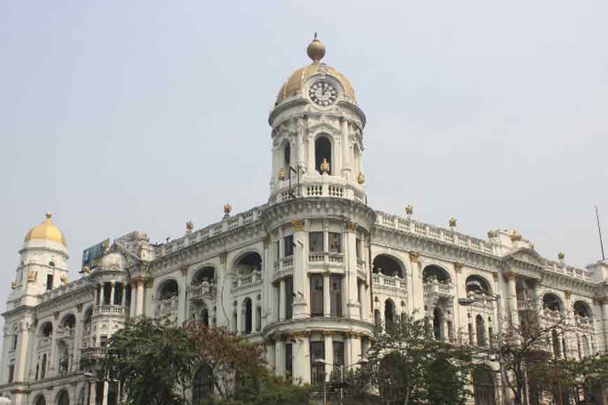 Let’s go behind the Corinthian pillars of Metropolitan Building