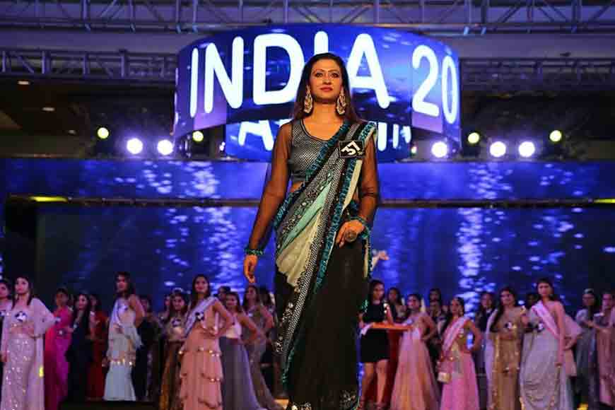 Madhyamgram’s housewife gets accolades in Mrs India Contest in Mumbai