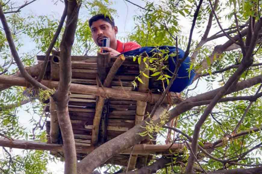 Work from Tree! Bankura’s teacher shows the way to rural India