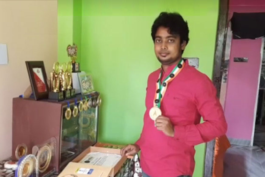Belda’s Suman Manna sets record by creating ICC World Cup’s smallest replica