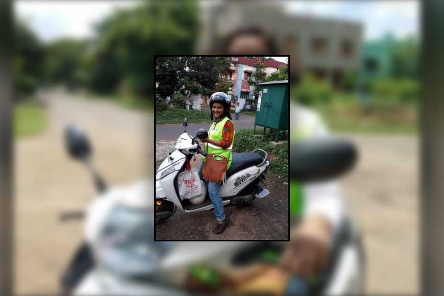 Meet ‘Housewife’ Sushmita, First Female Ola Bike Taxi Driver of Durgapur!