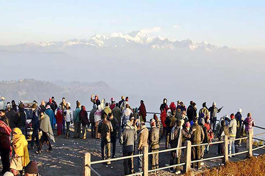 The magnificent snow-capped Tiger Hills declared to be a plastic free zone - GetBengal story 