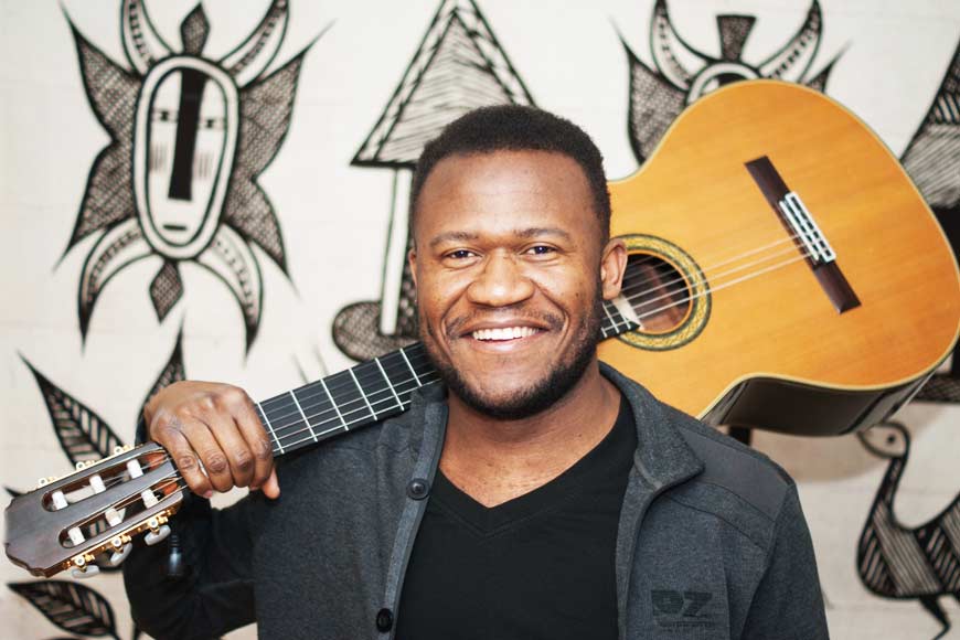 Steve Pathé Zoutenn: the musical sensation from Central African Republic who sings in Bangla!