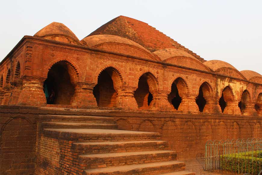 Dhrupad maestro Bahadur Khan popularized the Bishnupur Gharana