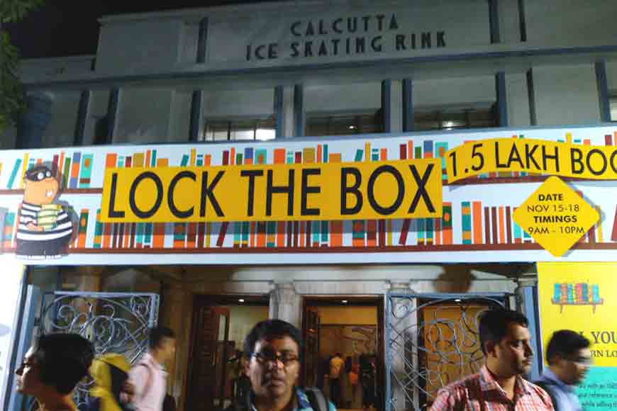 Buying books in kilos at Bookchor carnival in Kolkata