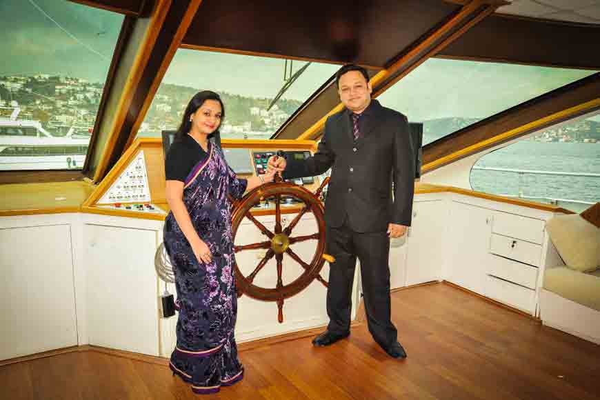 Kolkata boy opens the first ever floating restaurant on sea!