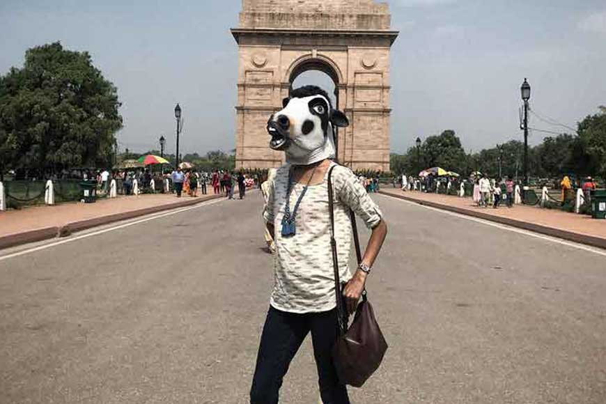 Bovine masks to protest violence against women