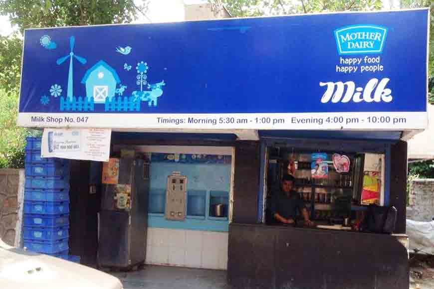 Mother Dairy shuns plastic packaged milk through ‘Token Milk!’