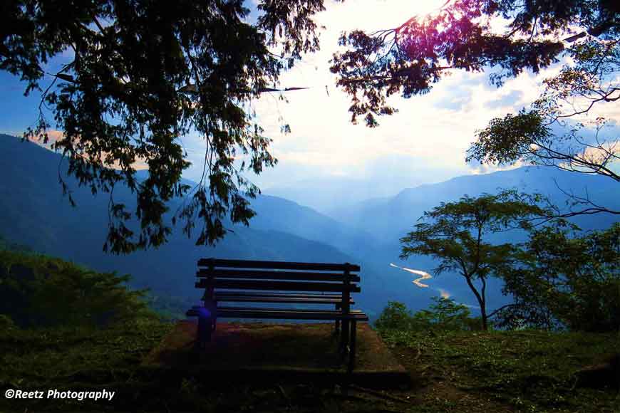 looking back Best Panoramic View of Teesta from Munsong!