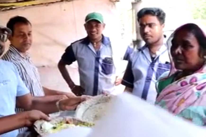 Teachers at Raghunathpur provide meals to patients’ families at Just Rs 5!