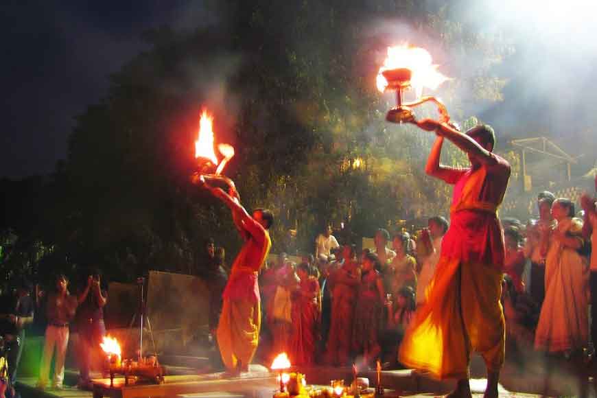 Ganga Aarti at Howrah ancient ghat